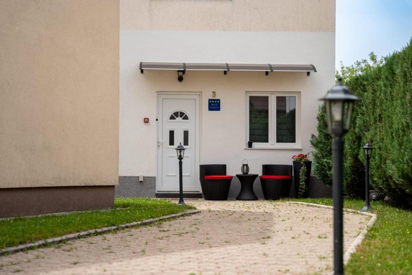 Apartman Mihovil Ґоспич Екстер'єр фото