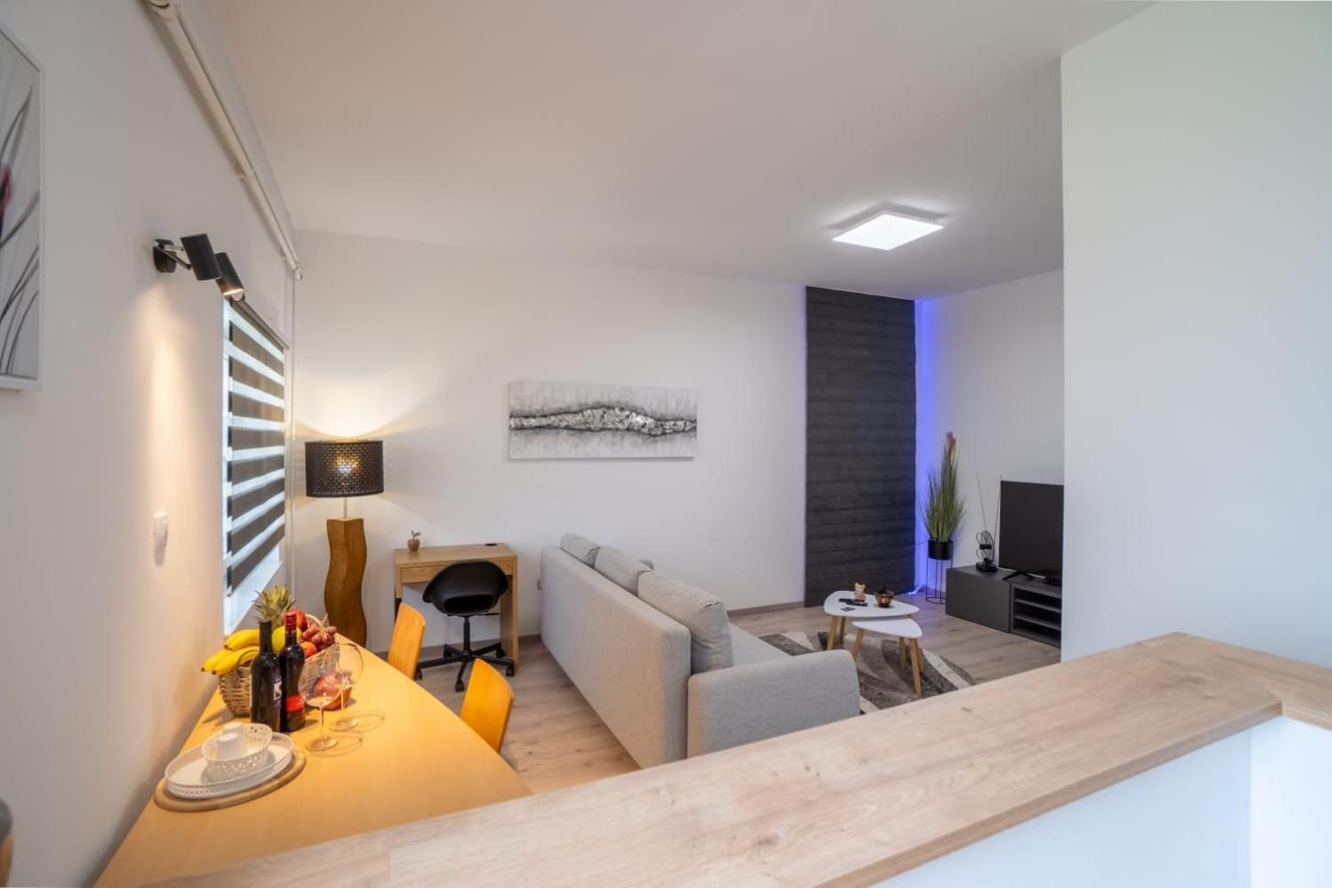 Apartman Mihovil Ґоспич Екстер'єр фото